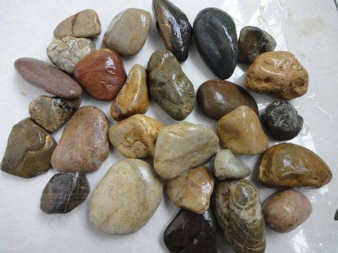 1671100177433317.jpg s680_天然色3--5CM鹅卵石.JPG