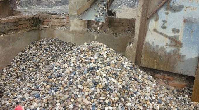 1703316011142781.jpg s680_临沂鹅卵石生产基地二次水洗筛选中_看图王.jpg